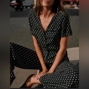 Sezane rayan black v neck jumpsuit black polka dot wide leg short sleeve 4​